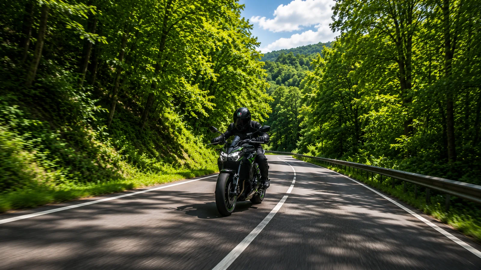 Best Tyres for Kawasaki Z900 - Metzeler Sportec M7 RR
