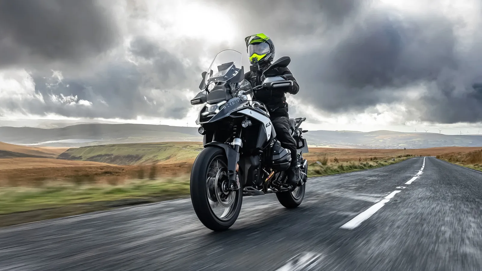 Best Tyres for BMW R1300 GS - Michelin Anakee Adventure 2