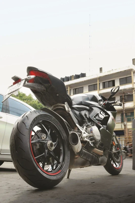 Metzeler Sportec M9 RR fitment 1