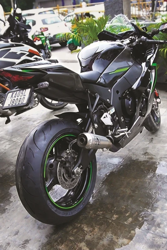 Metzeler Sportec M9 RR fitment 3