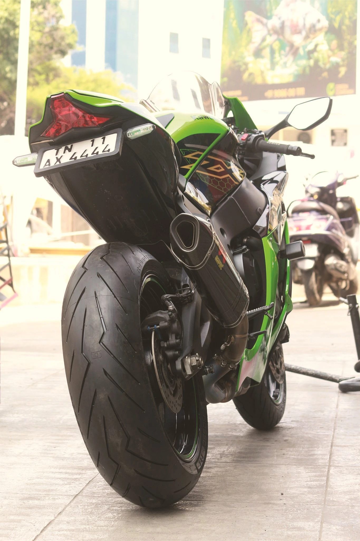 Kawasaki Ninja ZX-10R fitted with premium hypersport tyres fitment 3