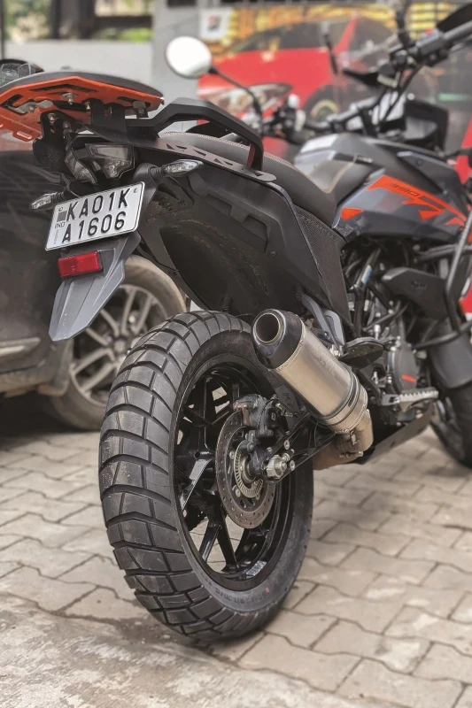 Metzeler Karoo Series fitted on KTM Adventure 390 motorcycle fitment 4