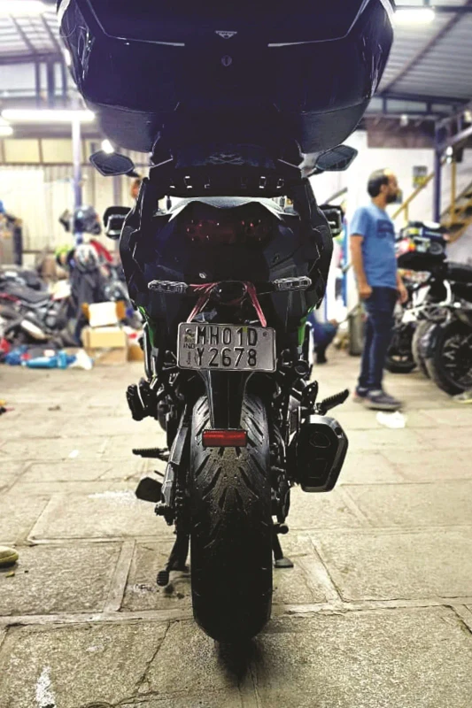 Kawasaki Versys 1000 with sport touring tyres fitment 3