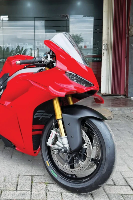 Pirelli Superbike SC1 fitment 4