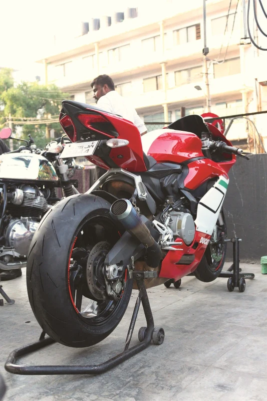 Pirelli Diablo Rosso IV Corsa fitment 4