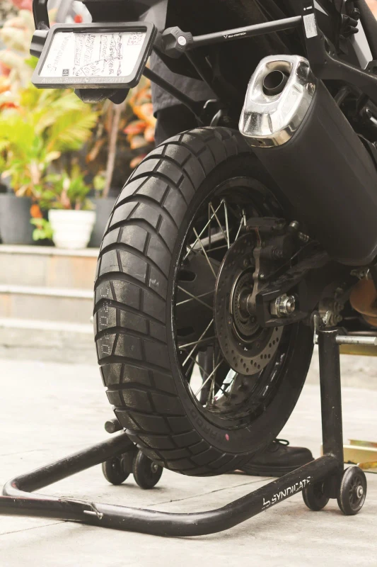 Suzuki V-Strom 800DE adventure motorcycle fitment 4
