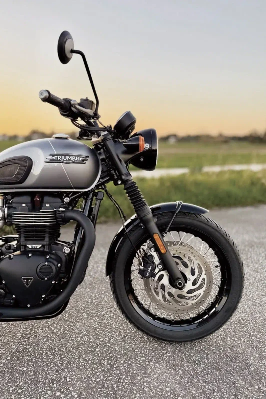 Front tyre of Triumph Bonneville T100 fitment 2