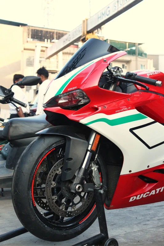 Pirelli Diablo Rosso IV Corsa fitment 1