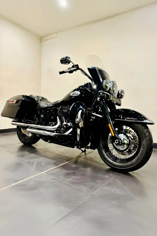 Harley-Davidson Heritage Classic fitted with premium cruiser tyres fitment 1