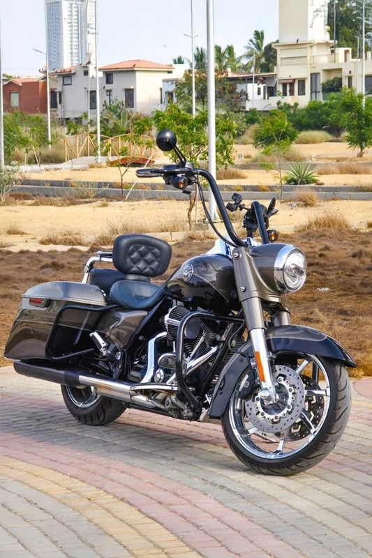Harley-Davidson Road King fitted with tyres fitment 1