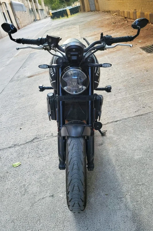 Front tyre of Triumph Trident 660 fitment 2