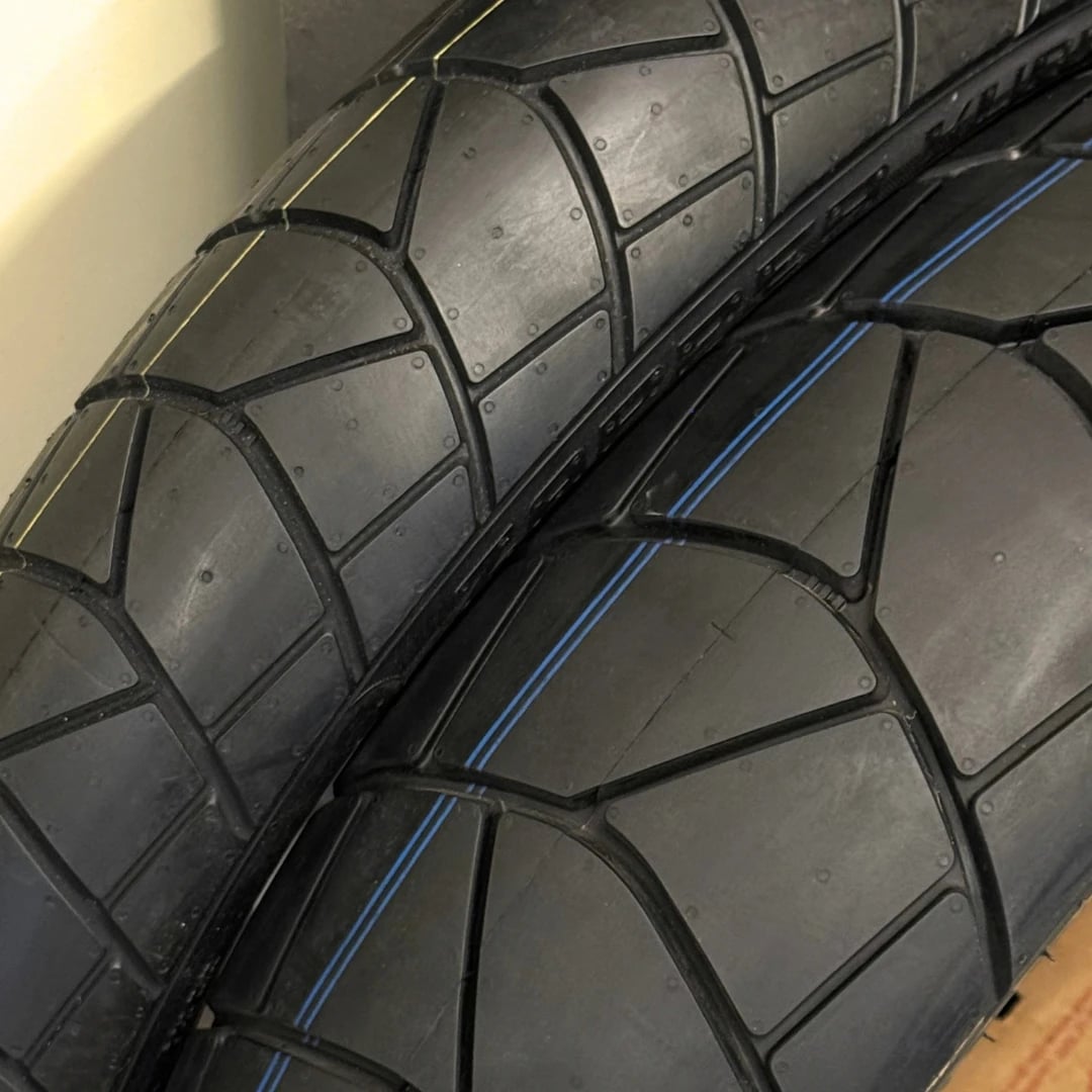 MRF Zapper Kurve 140/80 R17 69H M/C TL Rear Tyre image 3