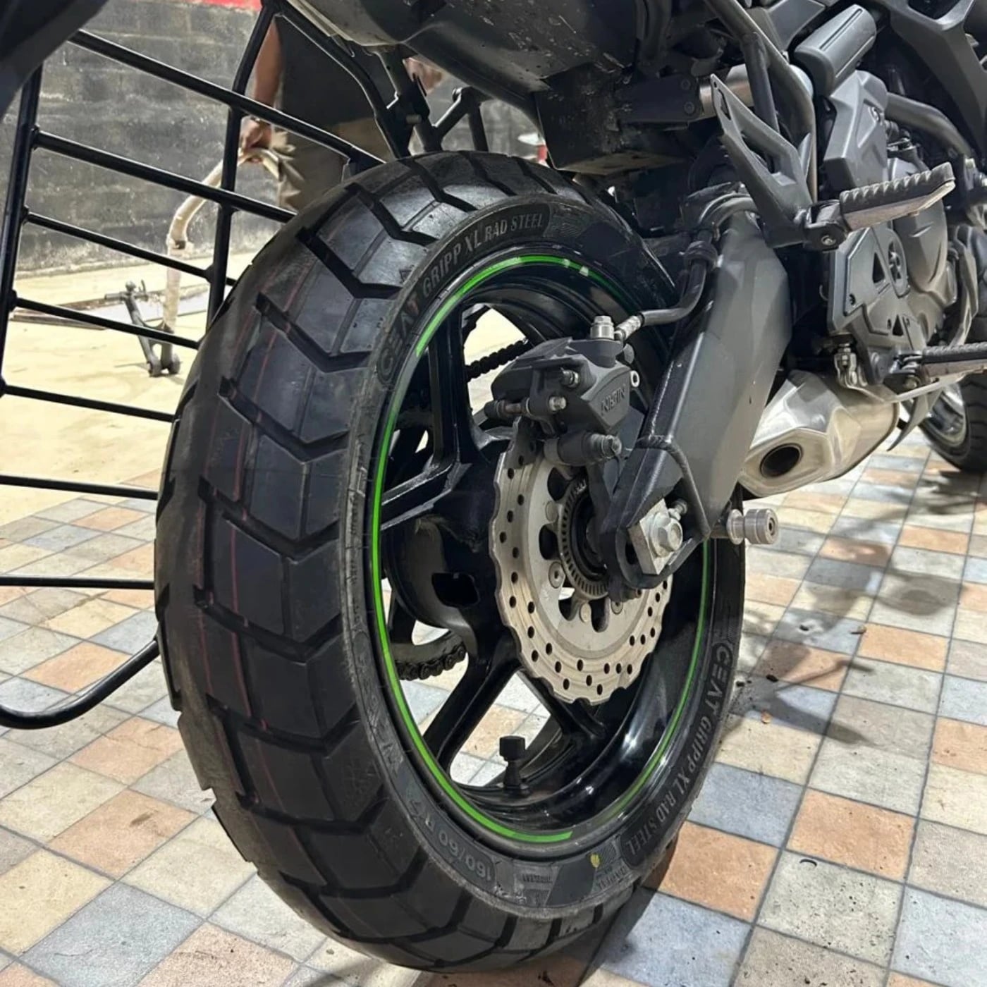 CEAT Gripp XL Rad Steel 90/90-21 54H M/C TL Front Tyre image 5