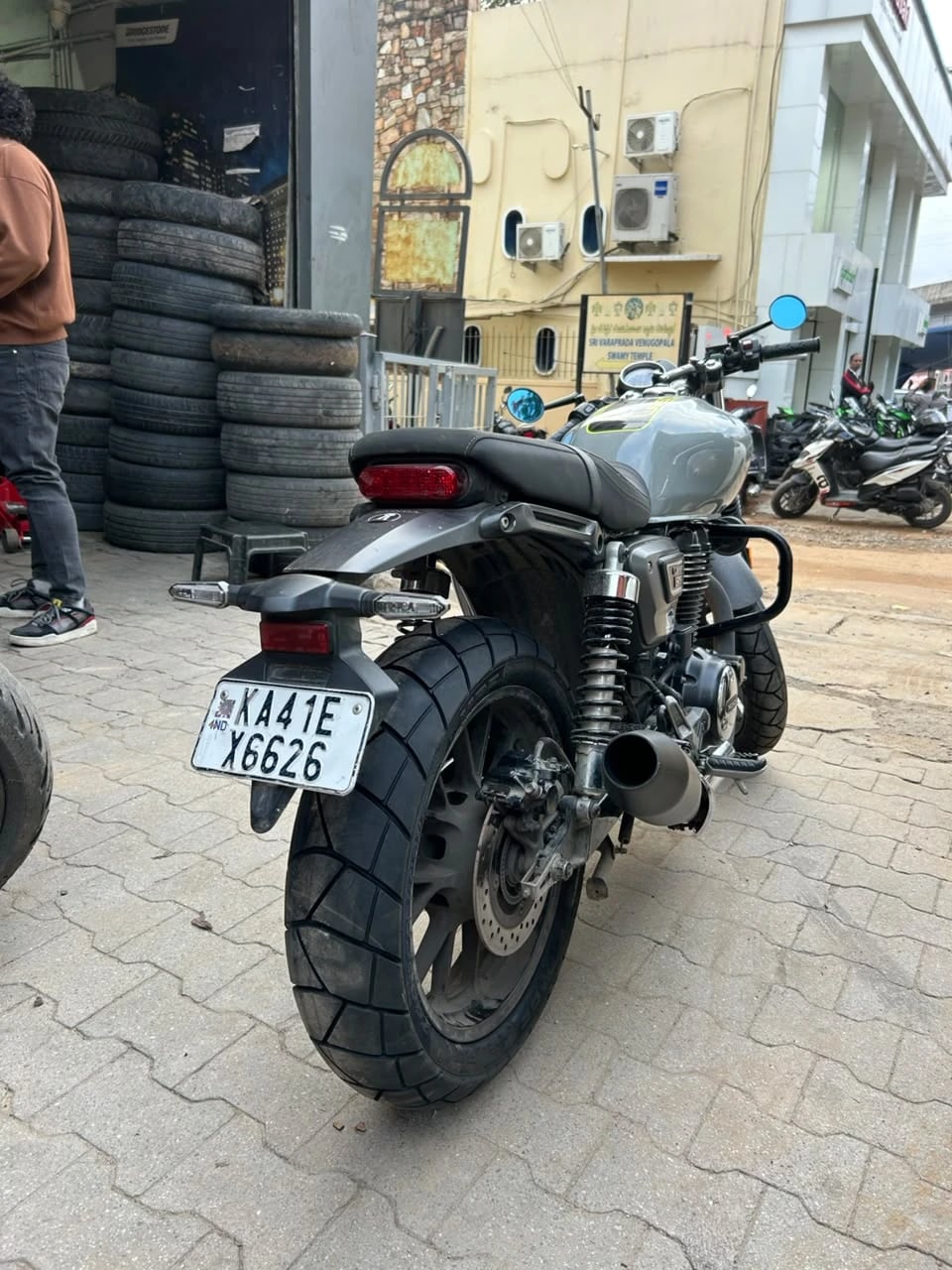 Honda CB350 RS with MRF Zapper Kurve 150/70-17 rear motorcycle tyre