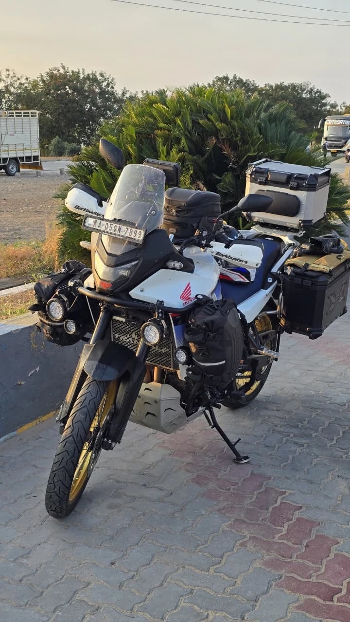 Pirelli Scorpion Trail II 90/90-21 front tyre fitted on Honda Transalp 750