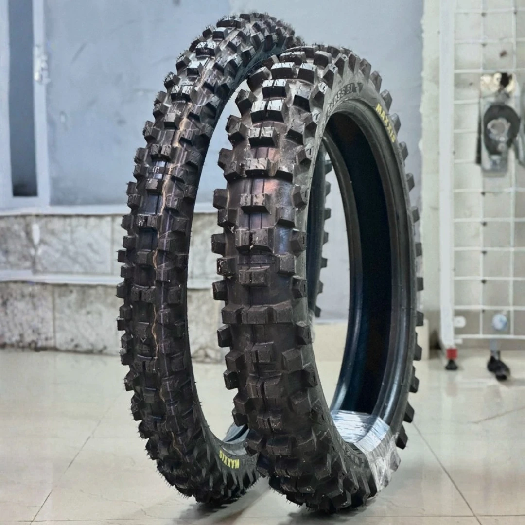 Maxxis Maxxcross SI 100/100-18 Rear Tyre image 2