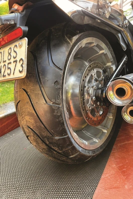 Front tyre of Harley-Davidson Fat Boy 107 fitment 2