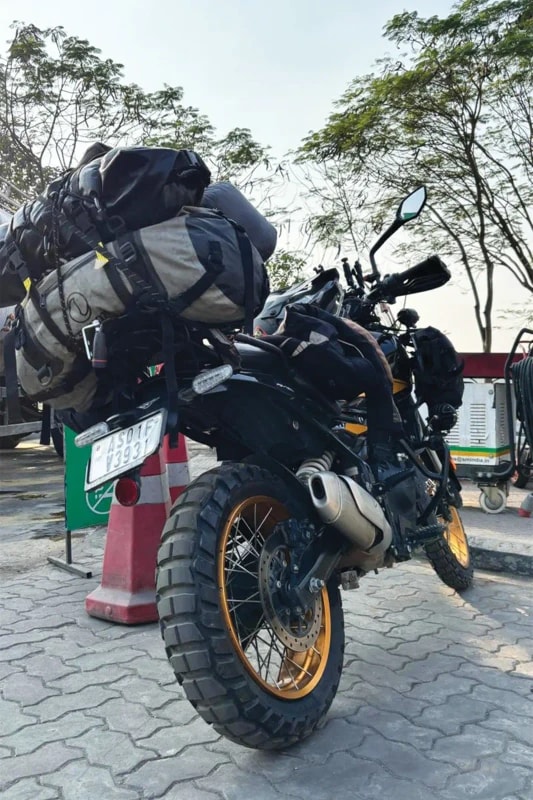 Royal Enfield Himalayan 411 adventure motorcycle fitment 2