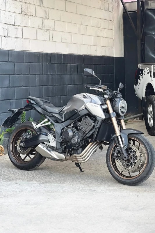 Honda CB650R naked motorcycle fitment 4