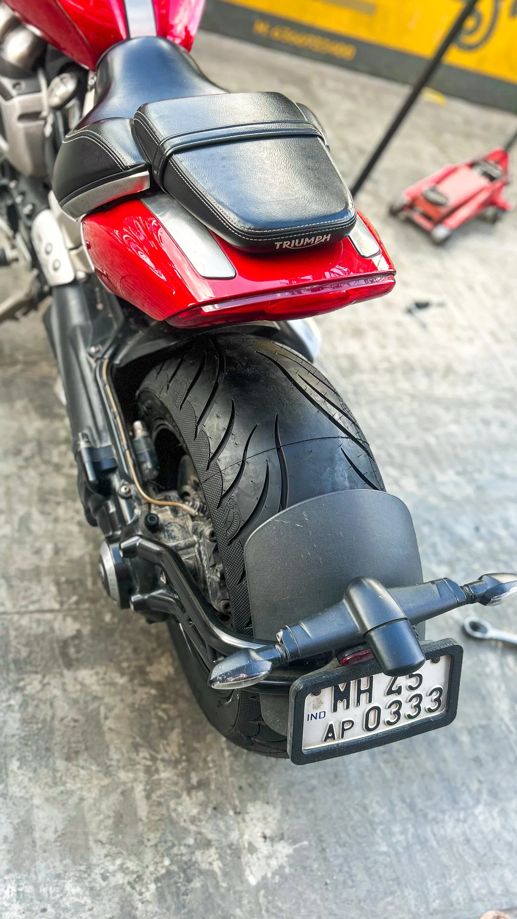 Avon Cobra Chrome Rear Tyre Fitment Image Avon Cobra Chrome Rear Tyre