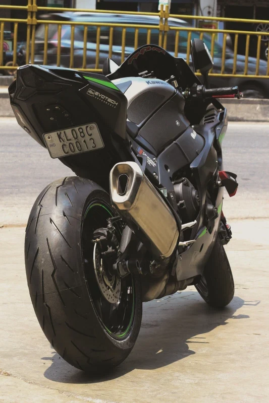 Pirelli Diablo Rosso 4 fitment 2