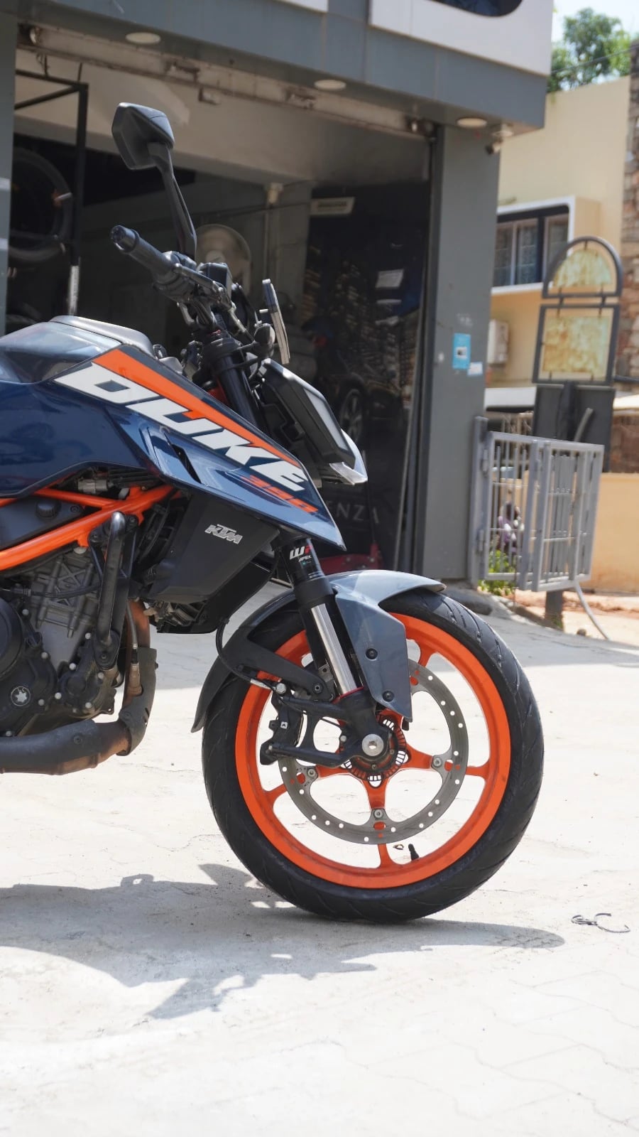 Eurogrip Protorq Extreme 110/70 ZR17 Front Tyre for Duke 390 Gen 3 Eurogrip Protorq Extreme 110/70 ZR17 54W TL front tyre on KTM Duke 390 Gen 3