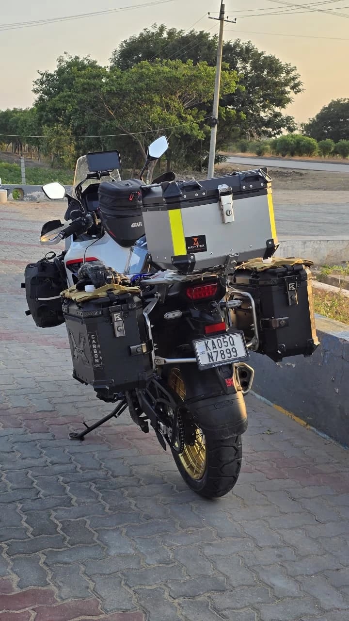 Eurogrip Trailhound STR 150/70 R18 Rear Tyre on Honda Transalp 750 Eurogrip Trailhound STR 150/70 R18 rear tyre fitted on Honda Transalp 750