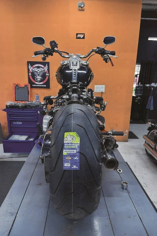 Harley-Davidson Fat Boy 114 with premium touring tyres fitment 1