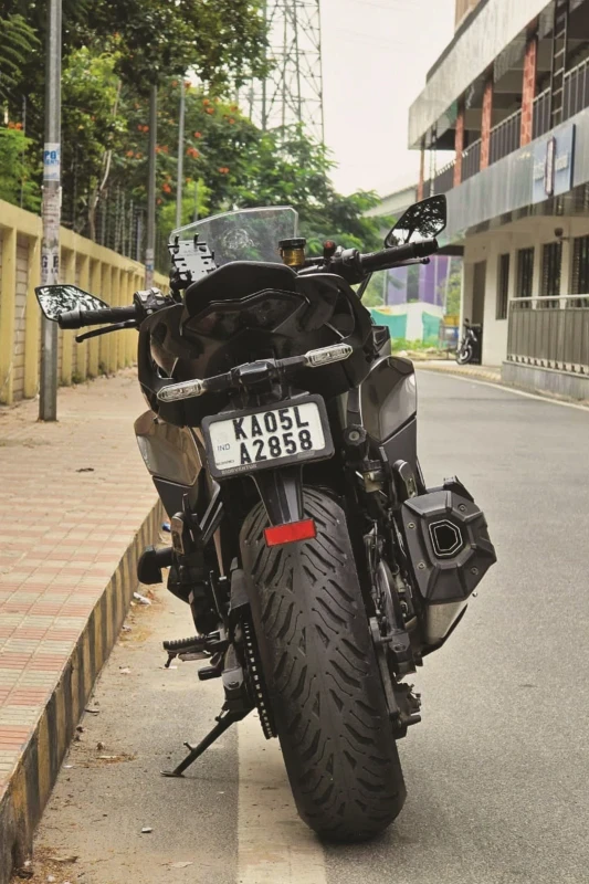 Rear view of Kawasaki Ninja 1000 installed with the Michelin Road 6 fitment 3