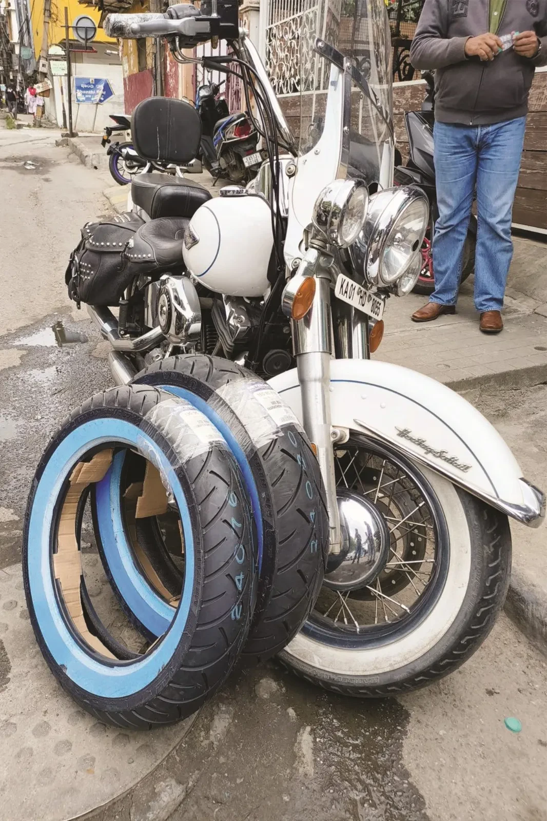 Metzeler ME 888 Marathon Ultra White Wall fitment 3