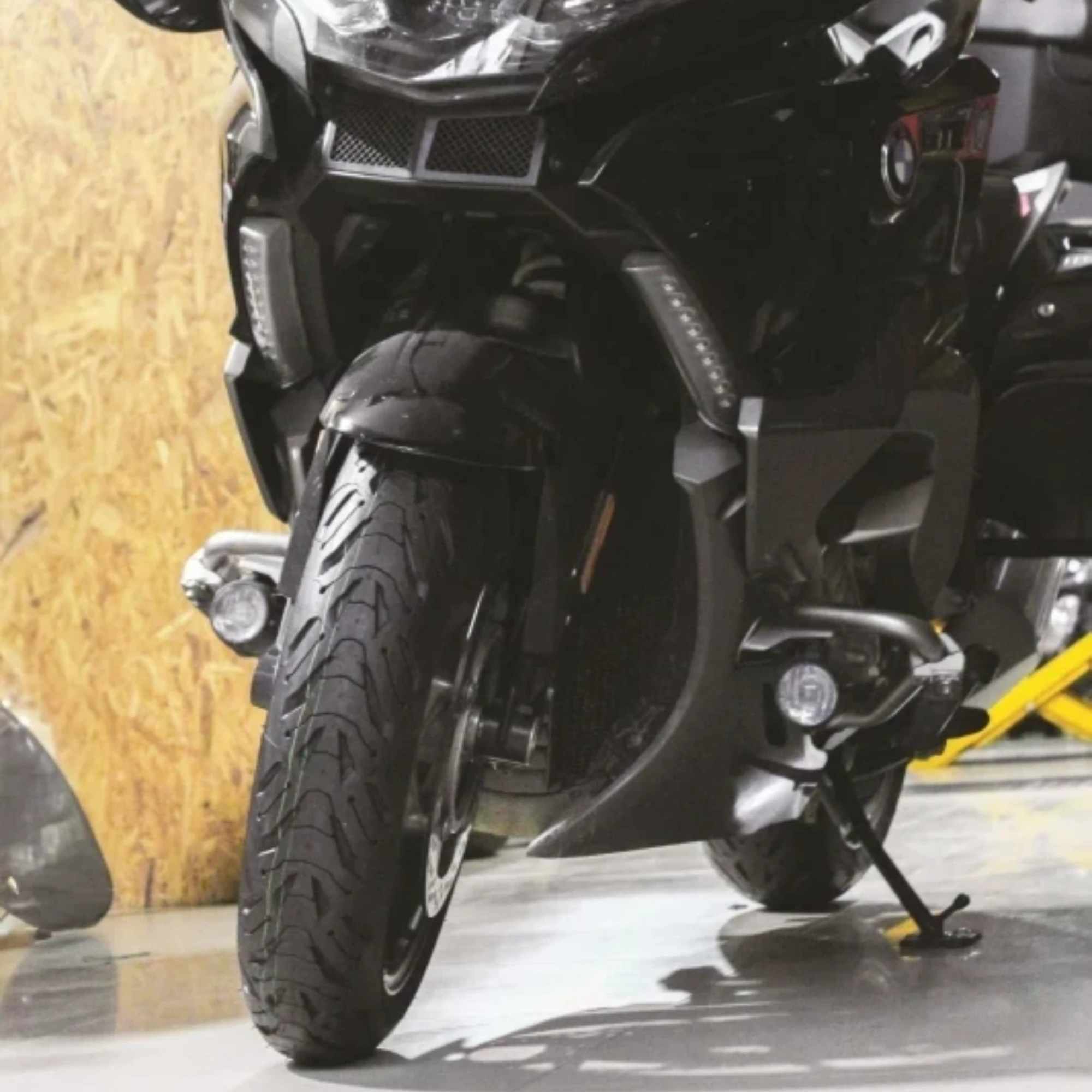 Michelin Road 6 - Image 7