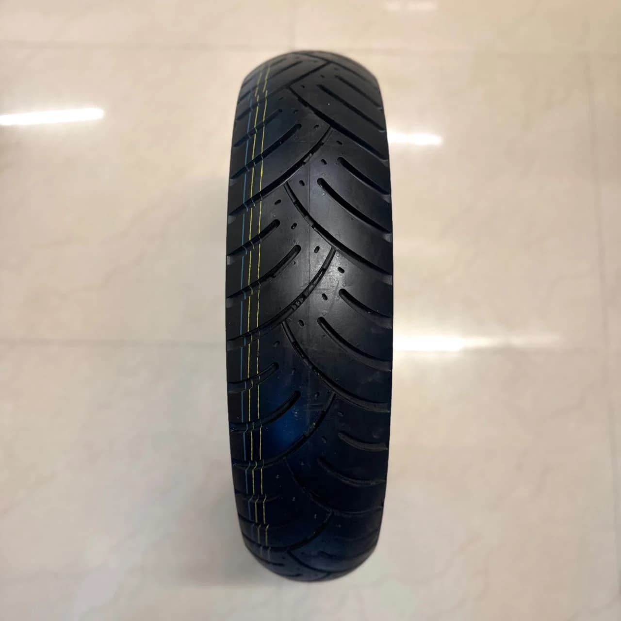 Buy Zapper Q Rear Tyre Online MRF Zapper Q Rear Tyre for Motorcycle