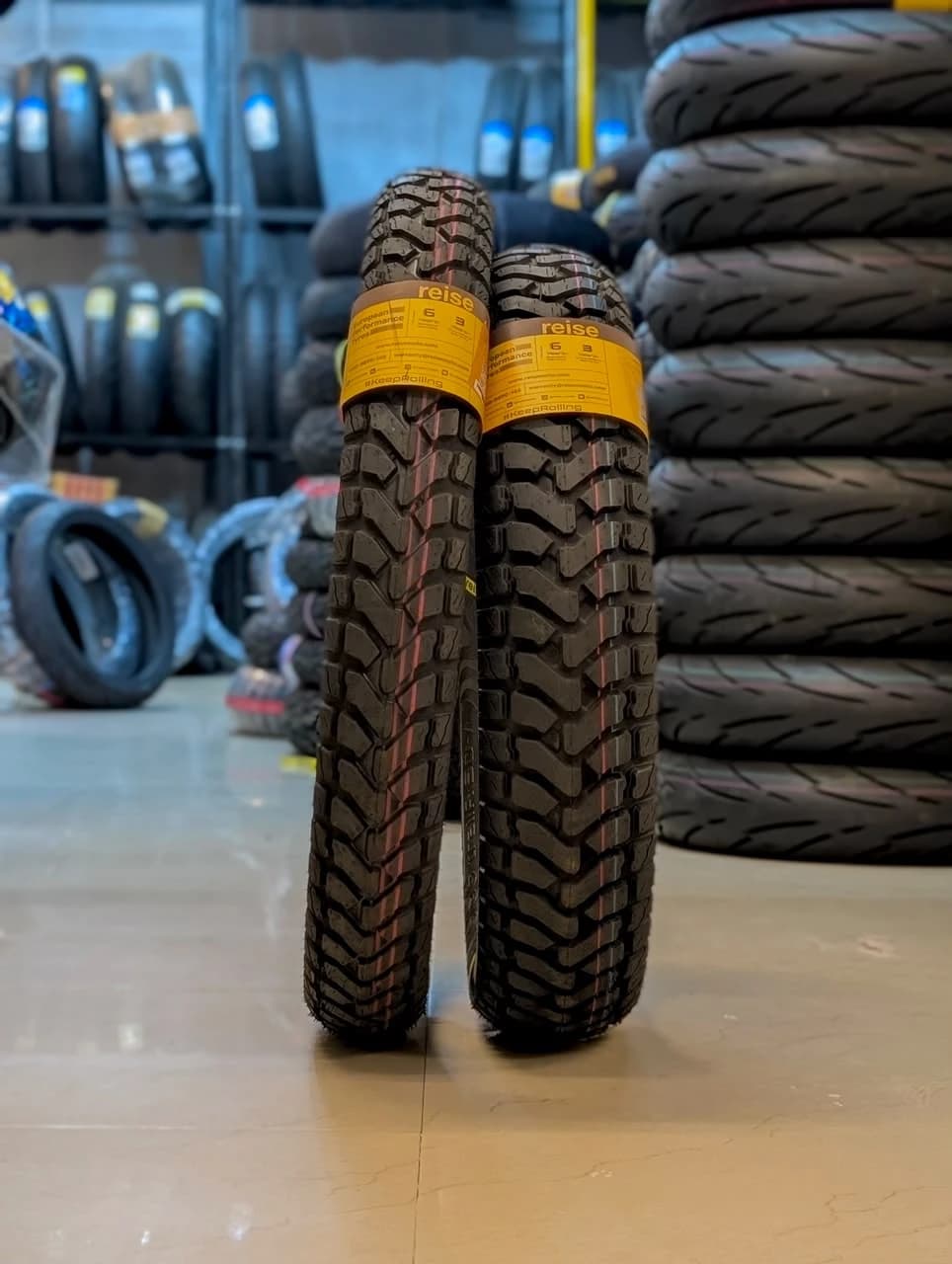 Reise TrailR 120/90-17 M/C 64S TT Rear Tyre