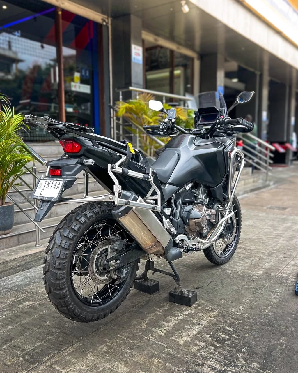 Mitas Reise trail Plus Rear Tyre 140 80 B 18 – CRF1100L Africa Twin Honda CRF1100L Africa Twin rear wheel tyre reference featuring Reise trail Plus Mitas 140 80 B 18 sizing