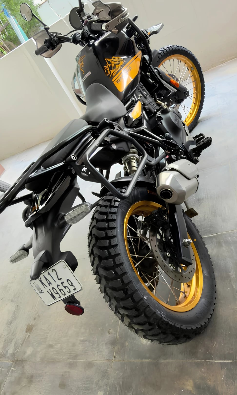 Himalayan 450 with Reise trailR 140/80 B17 Rear Tyre Reise trailR 140/80 B17 rear tyre fitted to Royal Enfield Himalayan 450