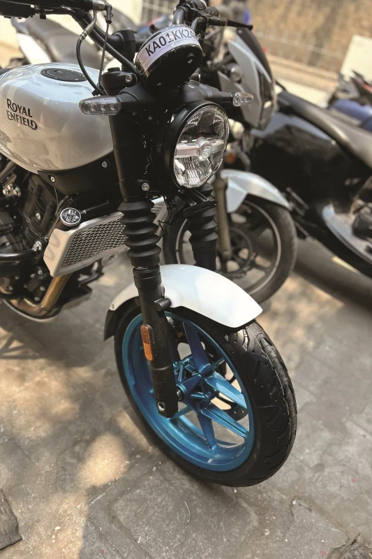 Royal Enfield Guerrilla 450 front wheel and suspension view fitment 1