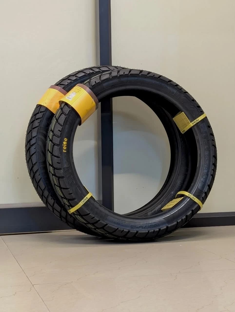 Reise Tour R Tyres Side Profile – 90/90-21 & 120/80-18 Side profile of Reise Tour R 90/90-21 front and 120/80-18 rear tyres