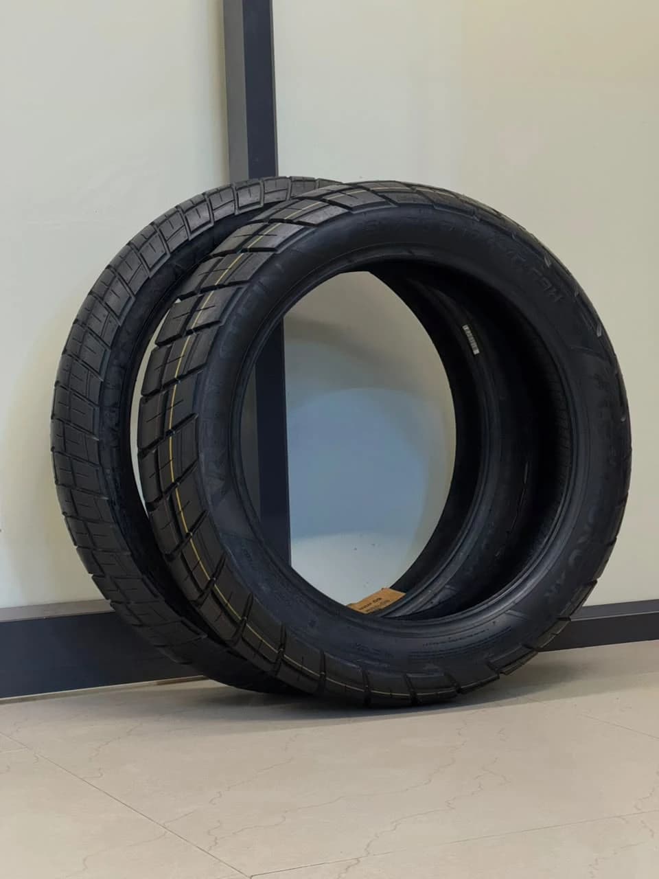 Vredestein Centauro XR 100/90-19 M/C 57H TL-D Front Tyre