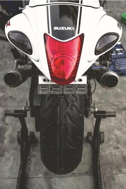 Close up rear view of Hayabusa with the premium touring tyre Michelin Road 6 fitment 3