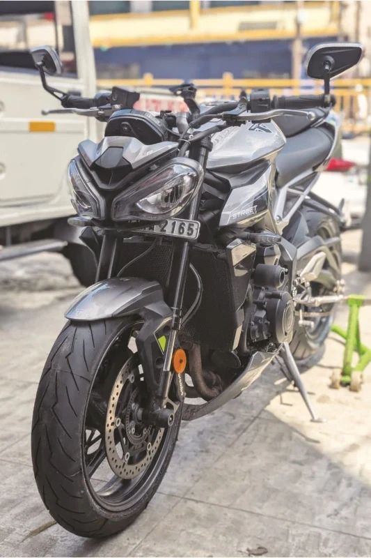 Street Triple RS gets the Pirelli Diablo Rosso series fitment 1