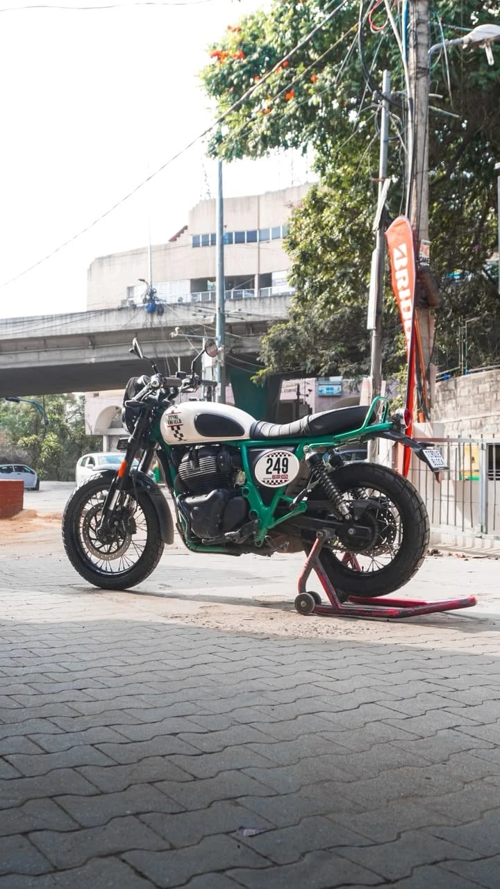 Vredestein Centauro XR Front and Rear Tyre Combination for Bear 650 Vredestein Centauro XR 100/90-19 front and 140/80-17 rear tyre combination for Royal Enfield Bear 650