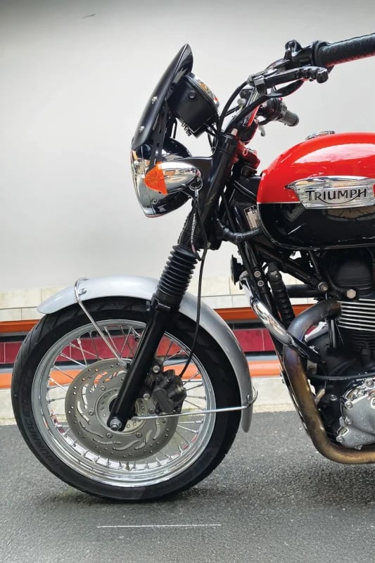 Rear tyre fitment on Triumph Bonneville T100 fitment 3