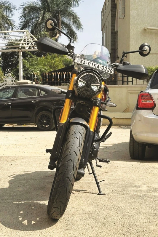 Triumph Scrambler 400 X on road and light trail terrain fitment 4