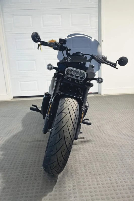 Front tyre of Harley-Davidson Sportster S fitment 2