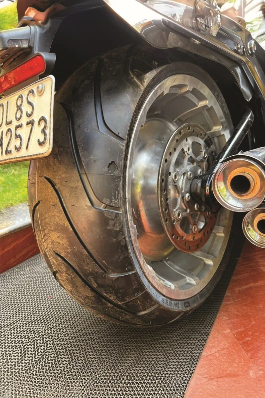 Front tyre of Harley-Davidson Fat Boy 107 fitment 2
