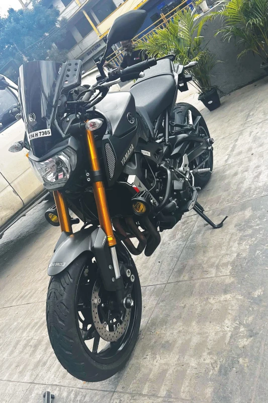 Yamaha MT-09 performance motorcycle fitment 4