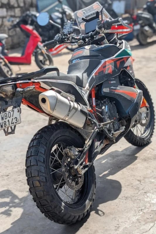 Front tyre of KTM 890 Adventure fitment 2