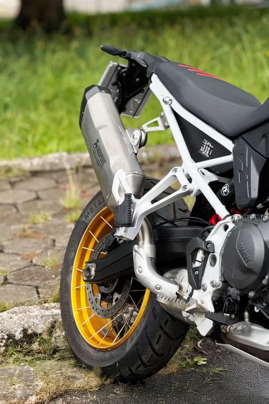Front tyre of BMW F 900 GS fitment 2