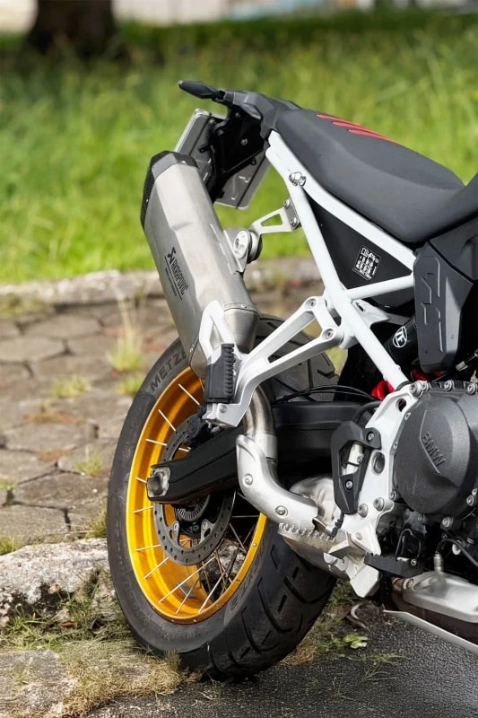 Front tyre of BMW F 900 GS fitment 2