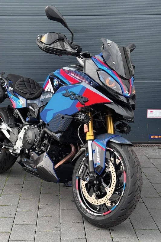 Rear tyre fitment on BMW M 1000 XR fitment 3